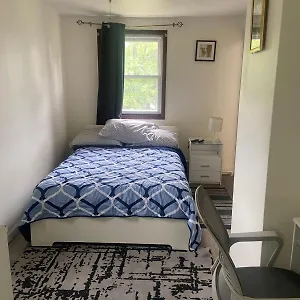 Cozy With Private Bathroom Homestay